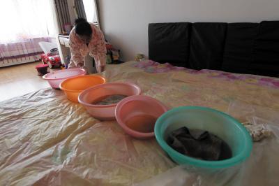 汝城楼上漏水，住户失联，小区没物管，业主维权难！律师来支招……